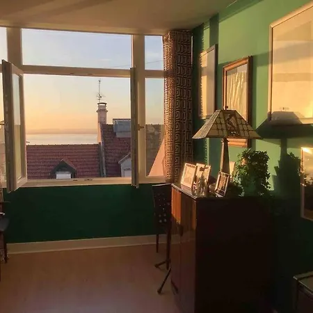 Spectacular River-view Duplex - Lisboa