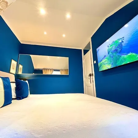 Spectacular River-view Duplex - *